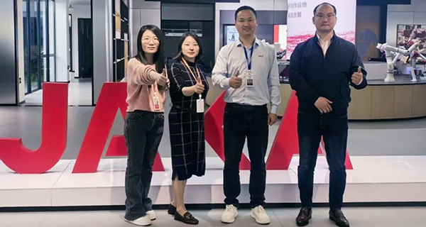 从“一机多用”到“生态共赢” | 星工聚将携XG Z1核心技术实力赴节卡工厂，共探柔性智造新边界